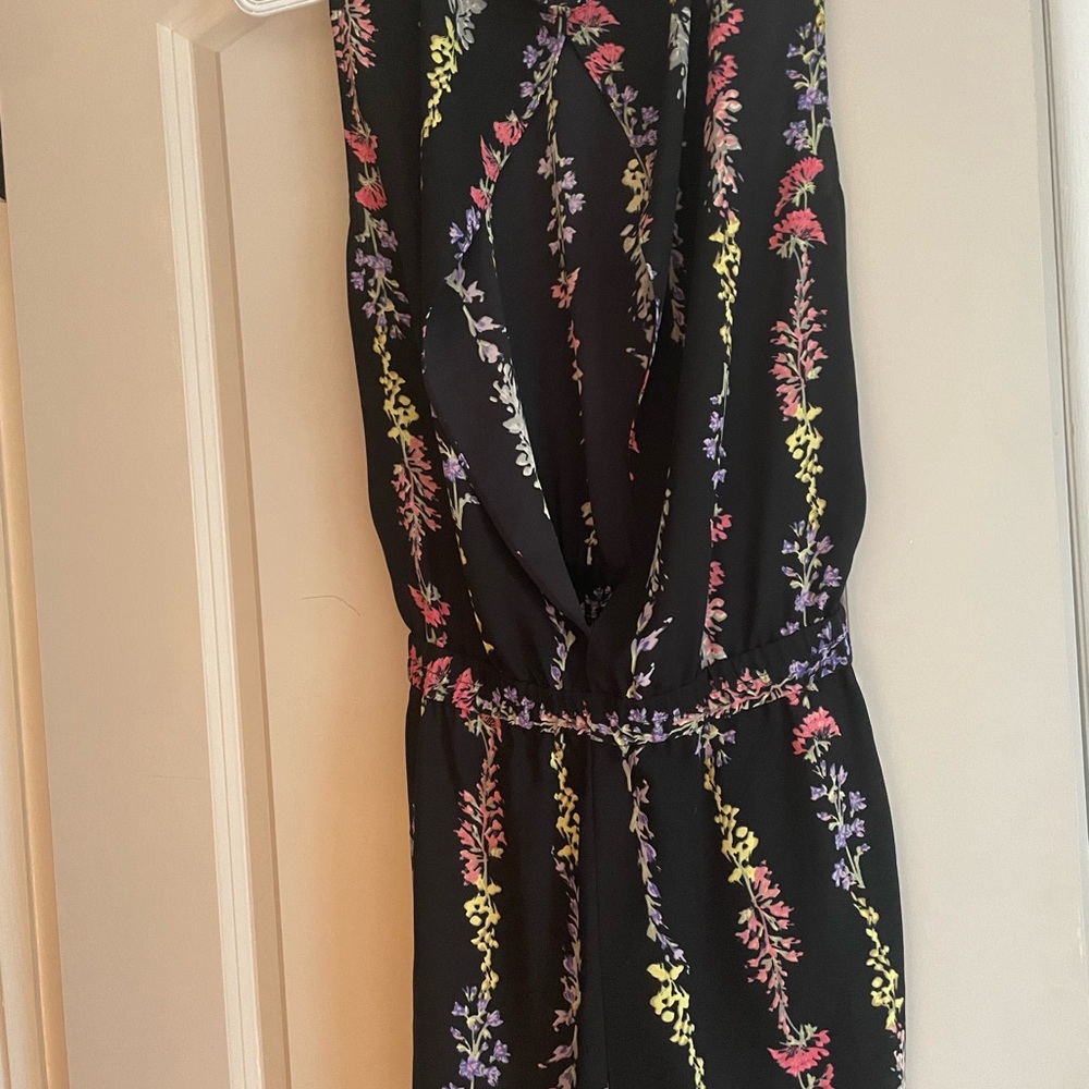 BCBG black floral Isla print romper. worn once. 109 retail - Picture 8 of 11
